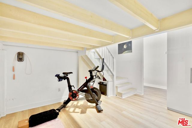 13320 Beach Avenue, Marina del Rey CA: https://media.crmls.org/mediaz/25999ae7-f415-413c-a3af-2f6f25805bef.jpg