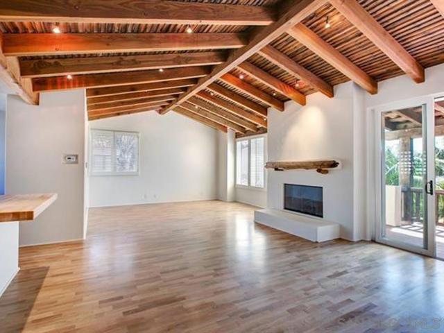 631 Loring, San Diego CA: https://media.crmls.org/mediaz/2599dea7-1db8-4928-a060-ac250188065b.jpg