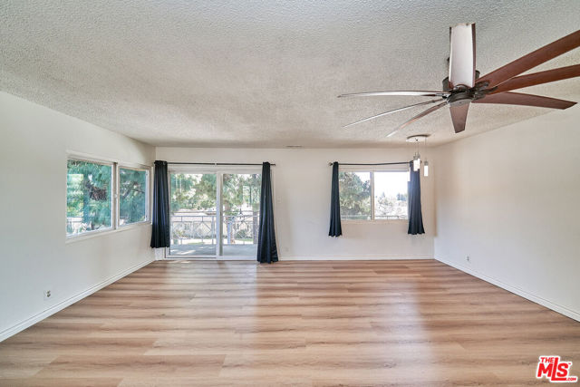 12129 Beverly Boulevard, Whittier CA: https://media.crmls.org/mediaz/259a3981-da76-4572-8a95-38e4aa06c956.jpg