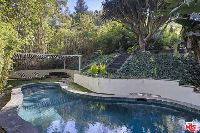 2936 La Castana Drive, Los Angeles CA: https://media.crmls.org/mediaz/259aeb07-e7d0-4a06-b6ae-430adffa5242.jpg