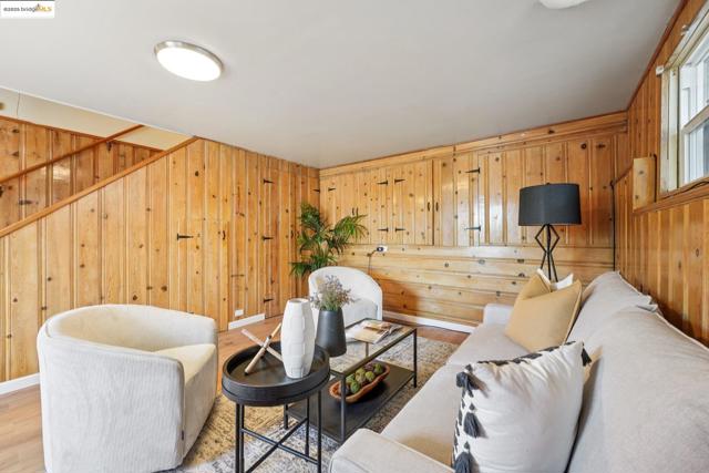 10601 Sheldon St, Oakland CA: https://media.crmls.org/mediaz/259b07e9-b3ac-48bb-b0e5-9120e604c949.jpg