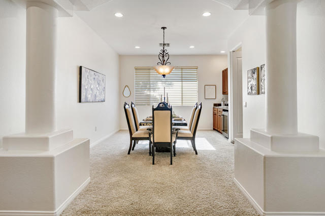 40747 Palm Court, Palm Desert CA: https://media.crmls.org/mediaz/259b4578-d6e3-4ab1-a393-096383074588.jpg