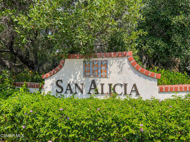1025 Sunset Oak Circle, Newbury Park CA: https://media.crmls.org/mediaz/259b4d04-a81b-499a-9d4a-434cab44210e.jpg