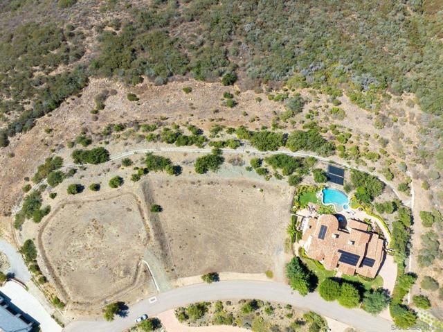 17928 El Brazo, Rancho Santa Fe CA: https://media.crmls.org/mediaz/259c394d-5d8e-4290-ac6b-f6bdd968ef3a.jpg