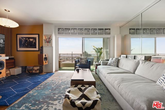 1131 Alta Loma Road, West Hollywood CA: https://media.crmls.org/mediaz/259c3ab6-6804-4b9d-a10f-8d5bb61b31aa.jpg