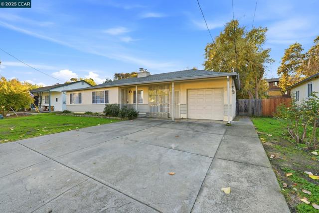 1035 Orange st, Concord CA: https://media.crmls.org/mediaz/259e3acd-629e-4372-b7b5-5e13312bacec.jpg