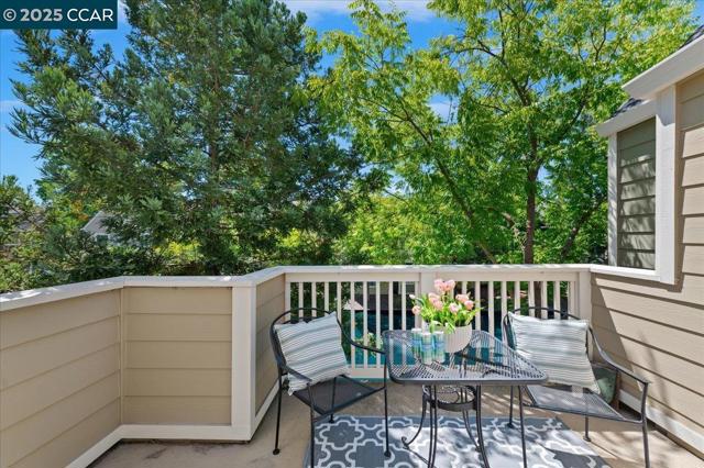 115 Reflections Dr, San Ramon CA: https://media.crmls.org/mediaz/259e5547-8f24-4aa5-9951-1ab0571e9588.jpg