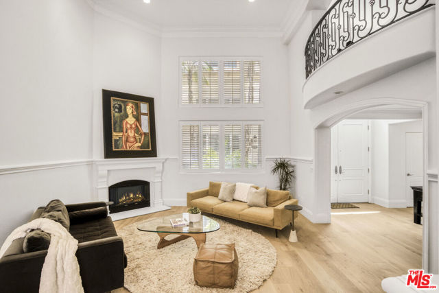 Drew Fenton | 11974 Mayfield Avenue Los Angeles CA | MLS: 7517831