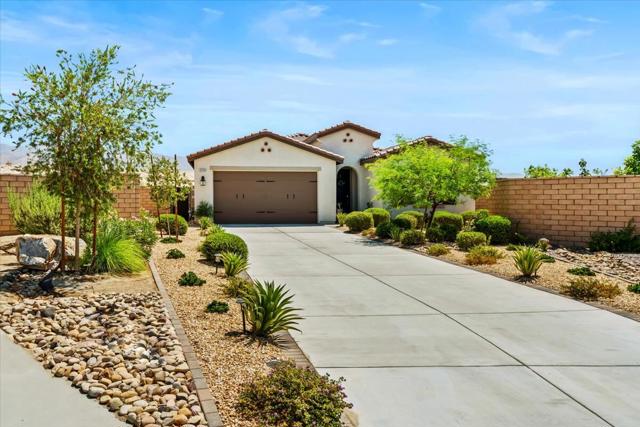 42940 Ascona Lane, Indio CA: https://media.crmls.org/mediaz/259eb2e1-c6d8-4578-9297-9c18421400a5.jpg
