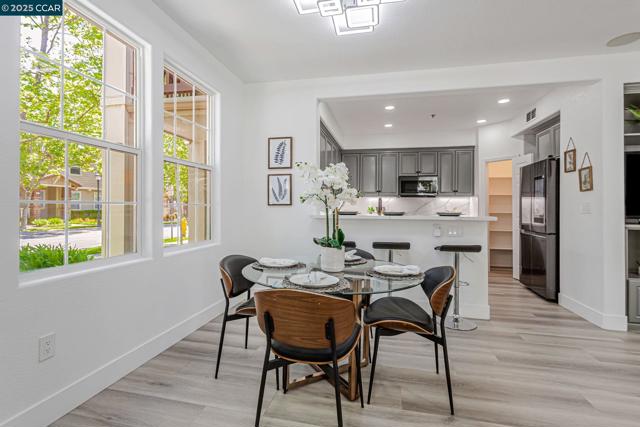 2511 Soren Way, San Ramon CA: https://media.crmls.org/mediaz/259ecd58-8dcb-4750-9a98-7253db865d27.jpg