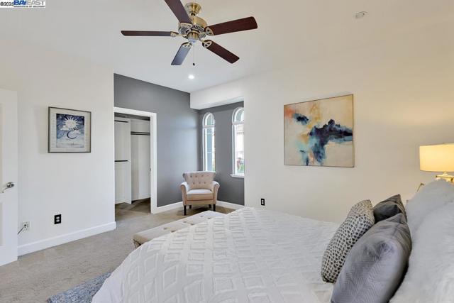 1037 Sunset Creek Ln, Pleasanton CA: https://media.crmls.org/mediaz/259f8e04-7bc3-4cc4-95c8-a28116f350e0.jpg