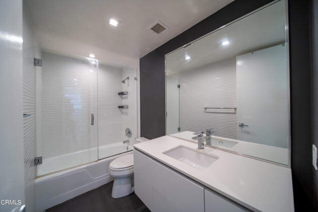 Detail Gallery Image 6 of 20 For 10433 Wilshire Bld #1003,  Los Angeles,  CA 90024 - 1 Beds | 1 Baths