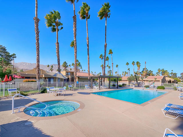 7529 Regency Drive, Palm Springs CA: https://media.crmls.org/mediaz/259fb7a2-4adc-48f1-be06-89858b4ab3aa.jpg