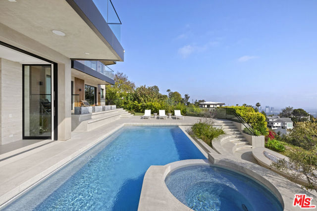 1731 Summitridge Drive, Beverly Hills CA: https://media.crmls.org/mediaz/259fc986-b3aa-4a57-b664-60b58bfa174a.jpg