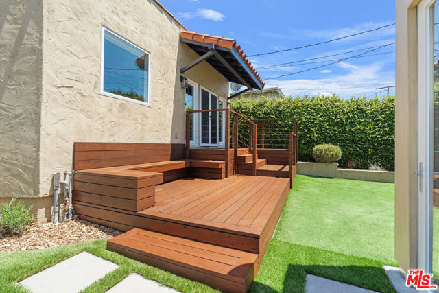 2347 Parnell Avenue, Los Angeles CA: https://media.crmls.org/mediaz/259fd81b-88b3-4e50-beb9-d6c349fdc6cb.jpg