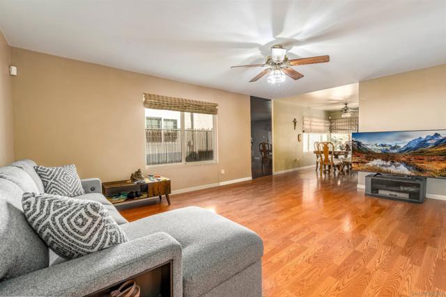 8546 Blanco Terrace, El Cajon CA: https://media.crmls.org/mediaz/25a035e7-4d2b-4e52-8d77-07652a5a0116.jpg