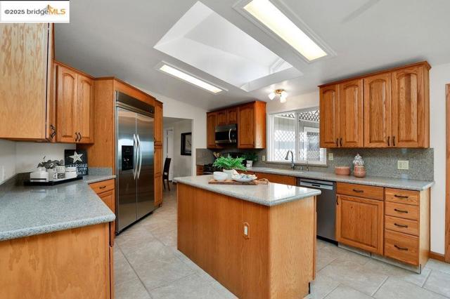4985 Bixler Road, Byron CA: https://media.crmls.org/mediaz/25a1d371-dfbc-4a6d-8aaf-935085aabb4f.jpg