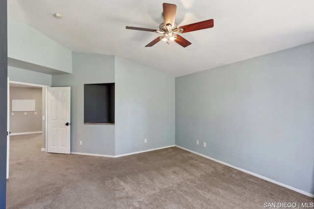 25 Villa Roma, Lake Elsinore CA: https://media.crmls.org/mediaz/25a1ea27-8011-46bd-998c-7cdd8f771c42.jpg