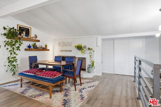 21936 Canon Drive, Topanga CA: https://media.crmls.org/mediaz/25a21646-41df-43f4-b3be-34c31b1f606a.jpg