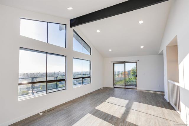 752 Monserate Ave, Chula Vista CA: https://media.crmls.org/mediaz/25a2183a-4980-4f98-a59d-5f02528fef41.jpg
