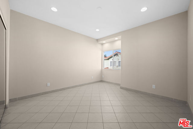 18930 Sherman Way, 18 photo 33