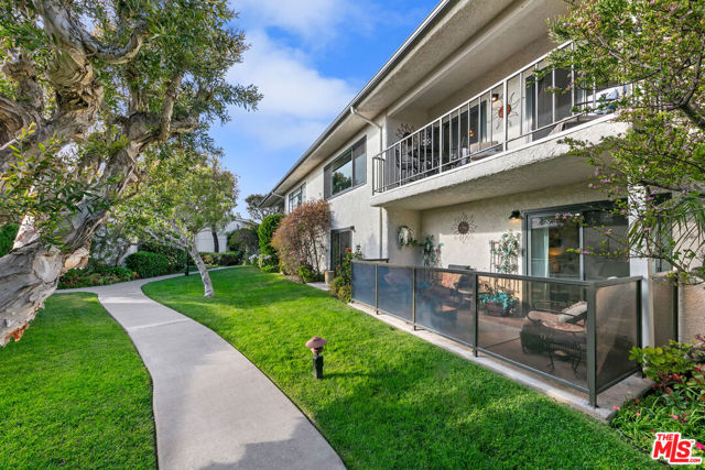 6789 Seawatch Lane, Malibu CA: https://media.crmls.org/mediaz/25a2cfcf-3ee1-44af-8c26-eec7eb1e39a3.jpg