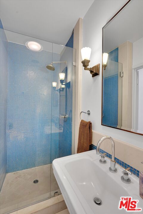 660 S Gretna Green Way, Los Angeles CA: https://media.crmls.org/mediaz/25a2f7e7-0f41-4f8b-8ba1-bf7ba9139971.jpg