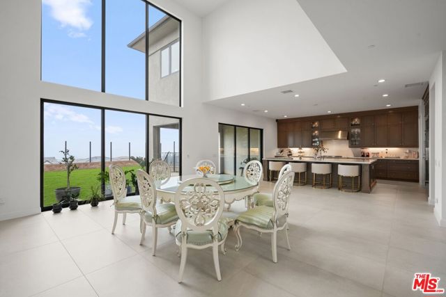 20244 W Albion Way, Porter Ranch CA: https://media.crmls.org/mediaz/25a4228a-4b6d-4612-95b7-8d829942ae19.jpg
