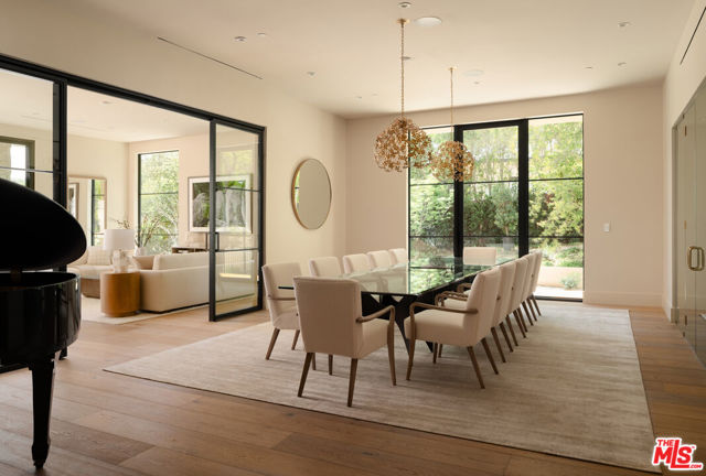 5287 Round Meadow Road, Hidden Hills CA: https://media.crmls.org/mediaz/25a49127-8e8e-4e2b-9872-ef1c00fcec0b.jpg