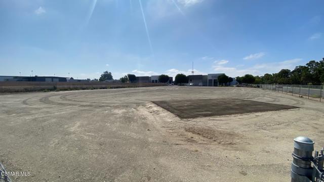 2300 Latigo Avenue, Oxnard CA: https://media.crmls.org/mediaz/25a4a773-c535-4441-8a6f-ab45ff87c1b8.jpg