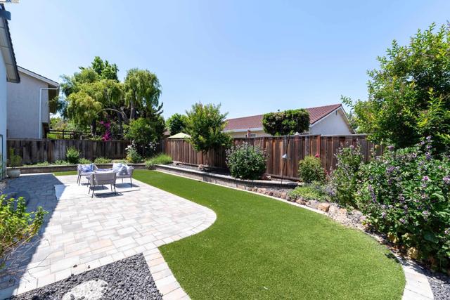 4406 Sugarland Ct, Concord CA: https://media.crmls.org/mediaz/25a4cdee-c42d-44c8-9a31-4e2d0100b86e.jpg
