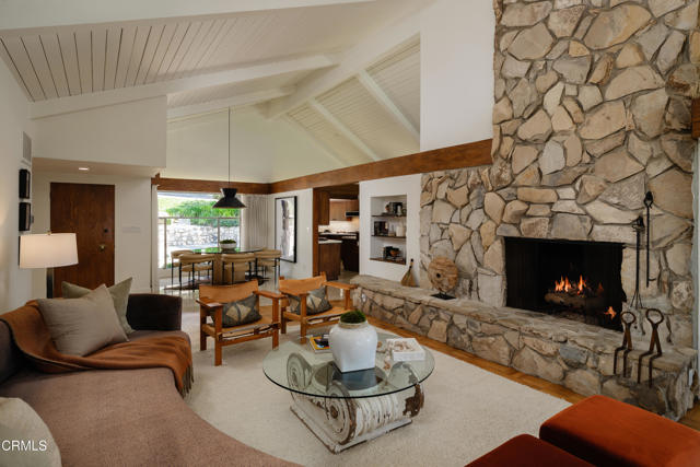 5445 La Crescenta Avenue, La Crescenta CA: https://media.crmls.org/mediaz/25a610fe-d776-4121-88eb-eefe2b9f879d.jpg