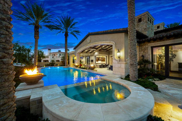 Image 88 of 102 For 52977 Via Dona