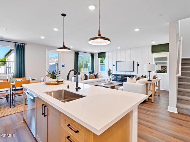 Detail Gallery Image 4 of 18 For 104 Gray Pine Way, Piru,  CA 93040 - 3 Beds | 2/1 Baths