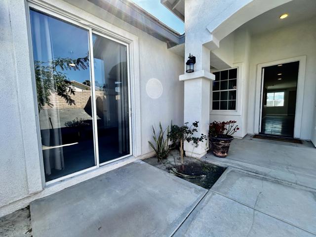 41575 Ashford Place Place, Indio CA: https://media.crmls.org/mediaz/25a67a0f-c143-4438-ad11-1bf0ae910893.jpg