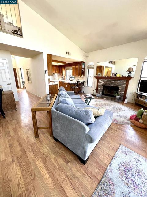 1170 Mills Place, Oakley CA: https://media.crmls.org/mediaz/25a70d31-f370-4f50-a445-cdeaf334a6b3.jpg