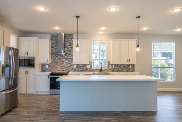 2003 Bayview Heights Dr, San Diego CA: https://media.crmls.org/mediaz/25a760e4-6b92-41e1-8b6d-f3dc0a6e8e70.jpg