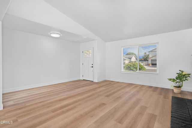 Detail Gallery Image 10 of 49 For 2437 Kimberly Ave, Camarillo,  CA 93010 - 3 Beds | 2 Baths