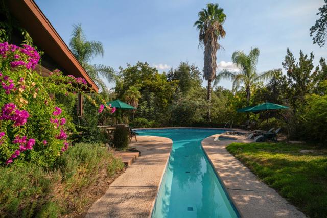 7555 Merced Falls Road, Snelling CA: https://media.crmls.org/mediaz/25a83e22-ce04-4296-b8f9-310d314b543c.jpg