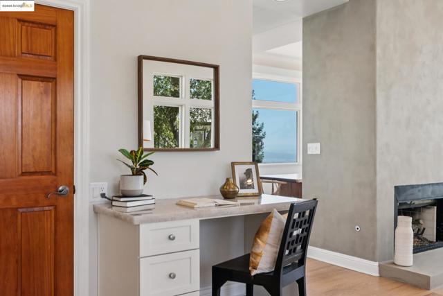 16032 Broadway Ter, Oakland CA: https://media.crmls.org/mediaz/25a87009-cc97-47b9-aa77-1ef9e0166461.jpg
