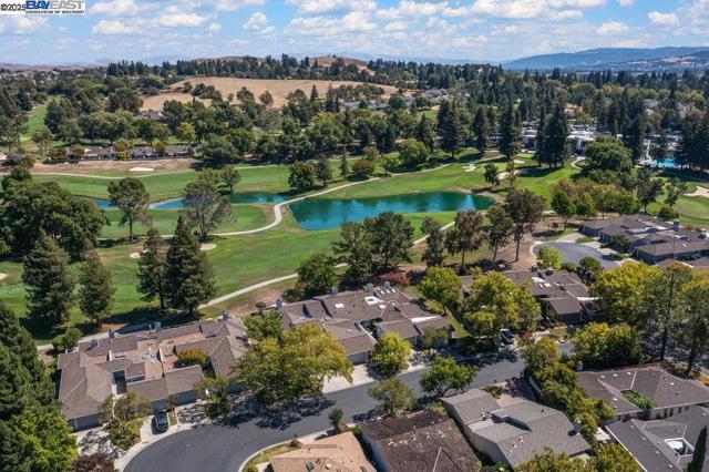 586 CAMBRIAN WAY, Danville CA: https://media.crmls.org/mediaz/25a93cec-7ed5-475c-801b-3a9738df7348.jpg