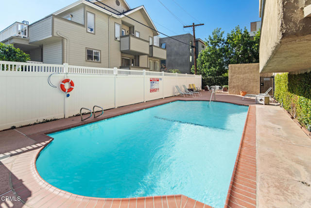 Detail Gallery Image 25 of 31 For 960 San Pasqual St #210,  Pasadena,  CA 91106 - 2 Beds | 3 Baths