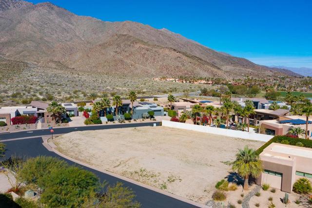 250 Lautner Lane, Palm Springs CA: https://media.crmls.org/mediaz/25a9a61d-e370-44a4-938e-2deac4be2a29.jpg