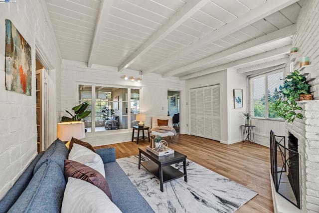22756 Bayview Ave, Hayward CA: https://media.crmls.org/mediaz/25a9c333-22d6-44a2-81af-bd18b2fdd971.jpg