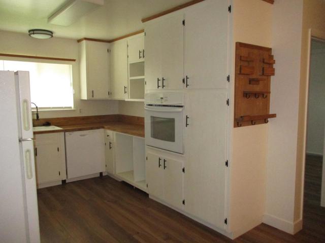 8401 La Alondra Way, Gilroy CA: https://media.crmls.org/mediaz/25a9dbcf-091f-4130-83c2-a16bbeda941d.jpg