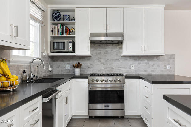 185 Glen Summer Road, Pasadena CA: https://media.crmls.org/mediaz/25a9f183-f112-4659-a70e-4243af76f43f.jpg