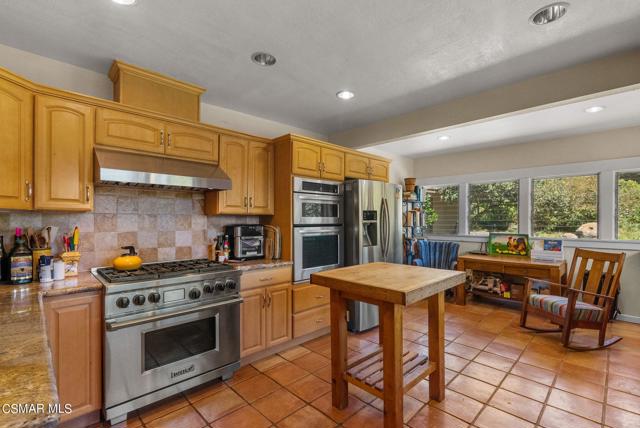 5682 Pine Grove Road, Santa Paula CA: https://media.crmls.org/mediaz/25aa7837-b0e3-48a1-8e4f-4c6ae014a094.jpg