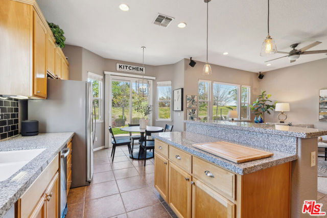 11051 Fiore Drive, Rancho Cordova CA: https://media.crmls.org/mediaz/25aac18d-2d34-4481-b5fe-38bf495773e9.jpg
