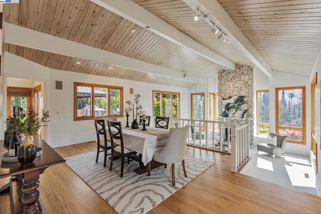 324 Merrilee Place, Danville CA: https://media.crmls.org/mediaz/25aadace-80e5-466c-b3d0-ec7859163684.jpg