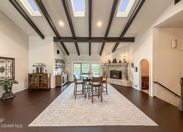 1832 Calle Salto, Thousand Oaks CA: https://media.crmls.org/mediaz/25ab1293-a7ae-433f-88a2-e2b0381ebafb.jpg